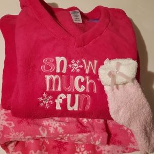 Top and pants pajamas set